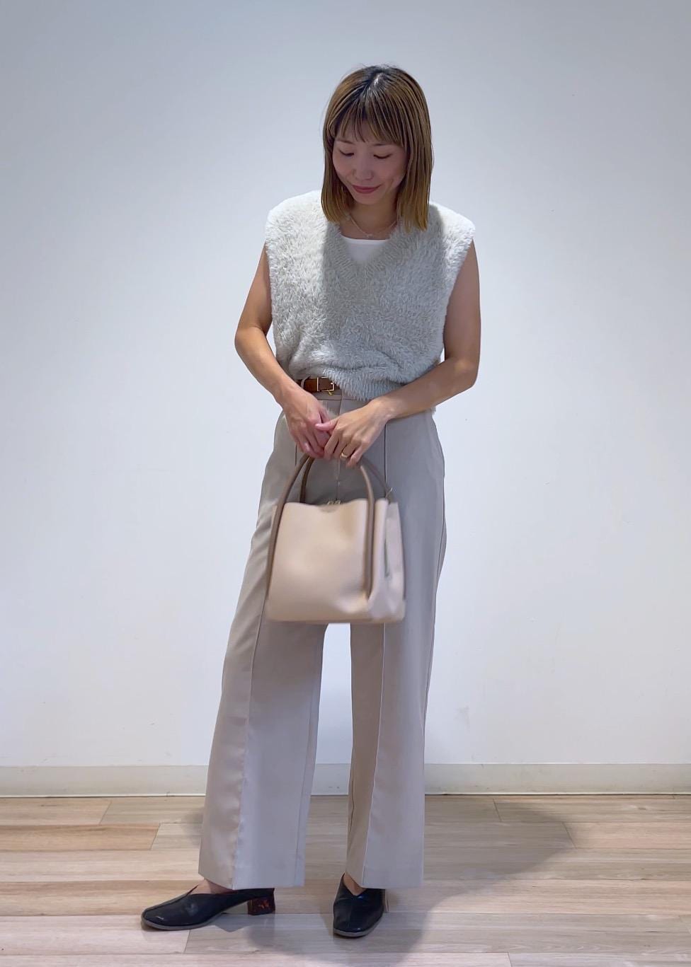 ROPE' PICNICのショートフェザーニットベストを使ったコーディネートを紹介します。｜Rakuten Fashion(楽天ファッション／旧楽天ブランドアベニュー)6197715