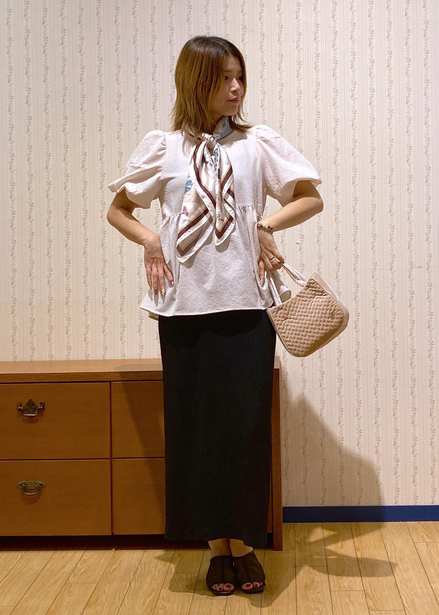 ROPE' PICNICのバルーンペプラムブラウスを使ったコーディネートを紹介します。｜Rakuten Fashion(楽天ファッション／旧楽天ブランドアベニュー)6197830