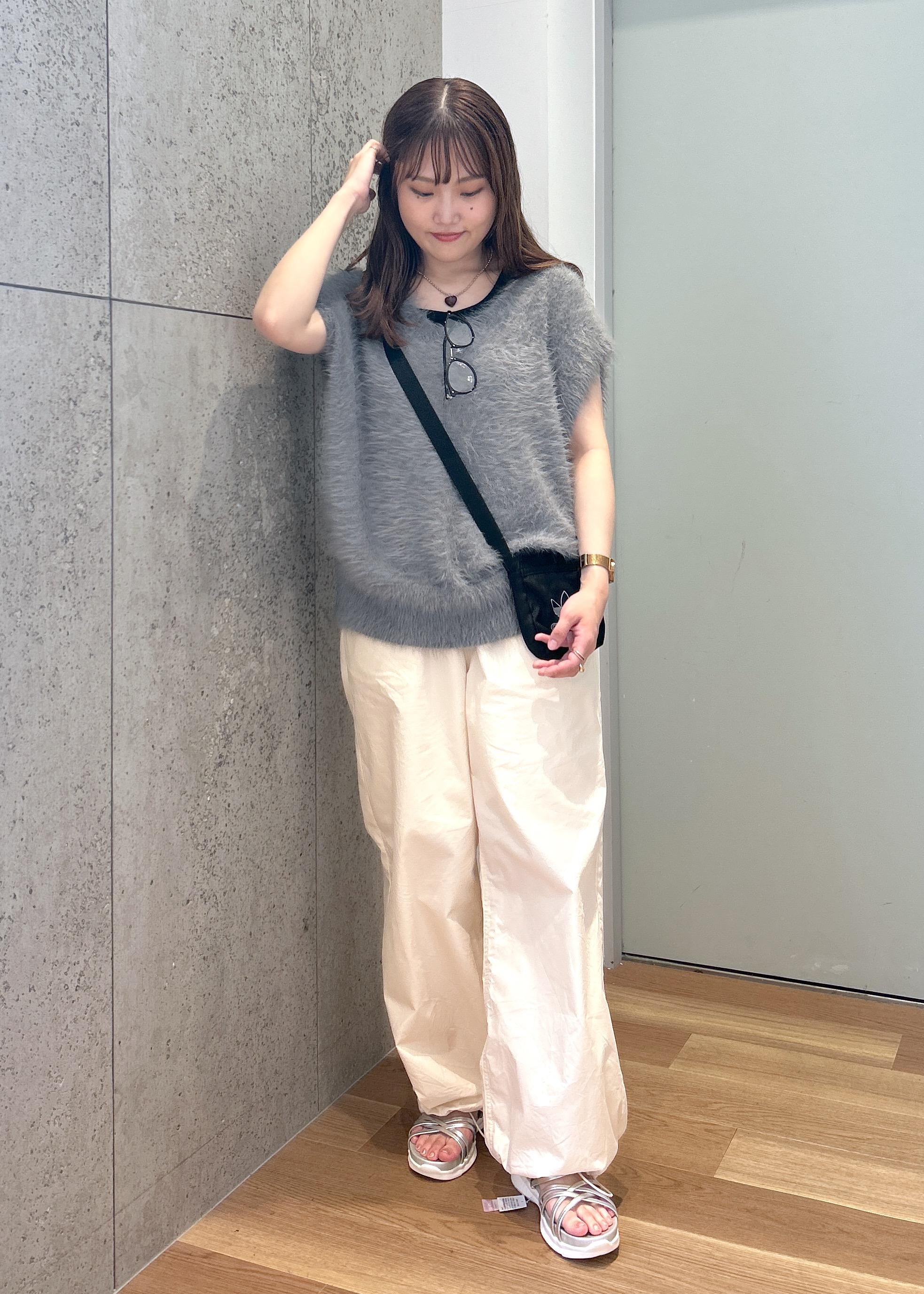 ROPE' PICNICのシャギーニットベストを使ったコーディネートを紹介します。｜Rakuten Fashion(楽天ファッション／旧楽天ブランドアベニュー)6210732