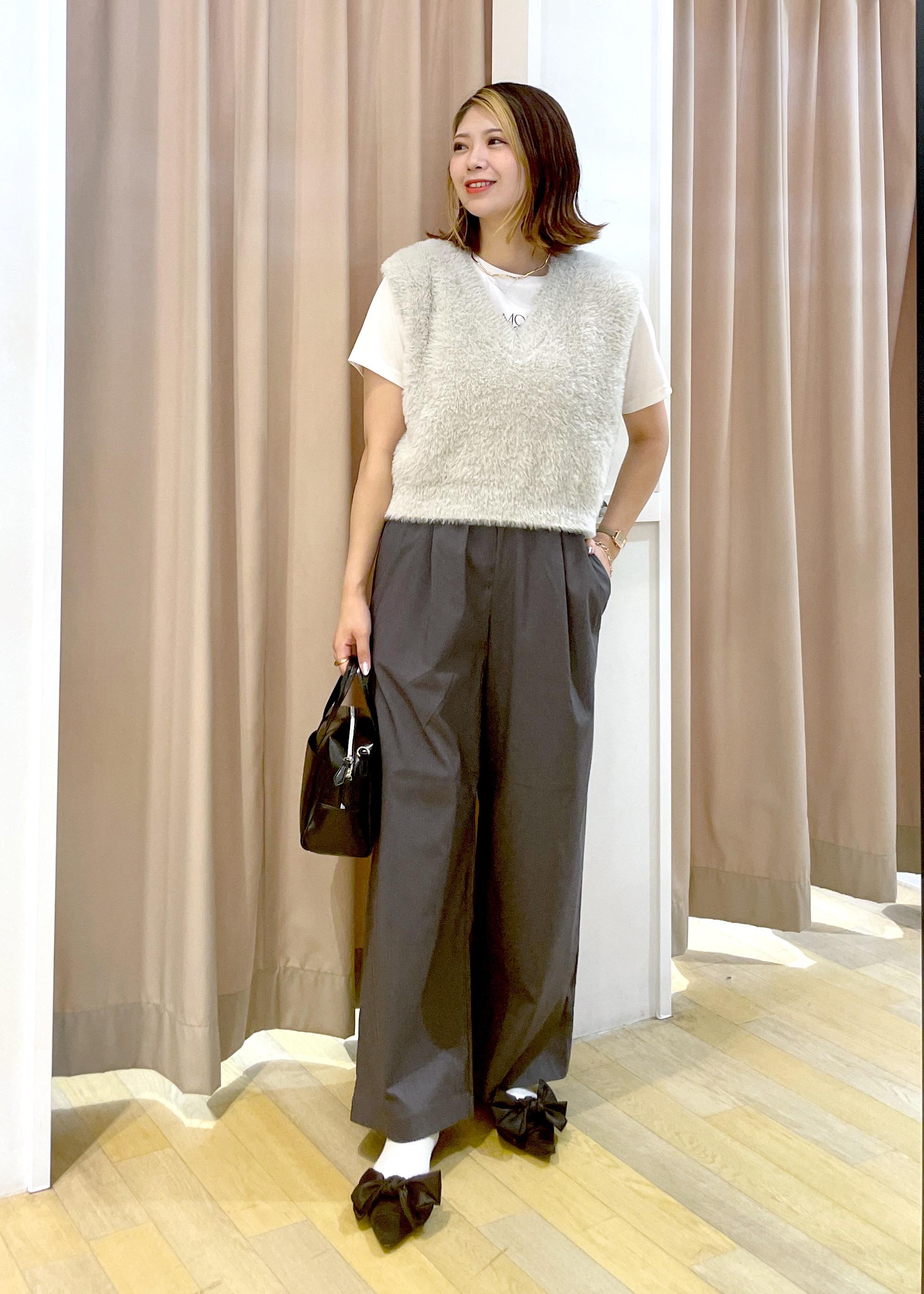 ROPE' PICNICのショートフェザーニットベストを使ったコーディネートを紹介します。｜Rakuten Fashion(楽天ファッション／旧楽天ブランドアベニュー)6210774