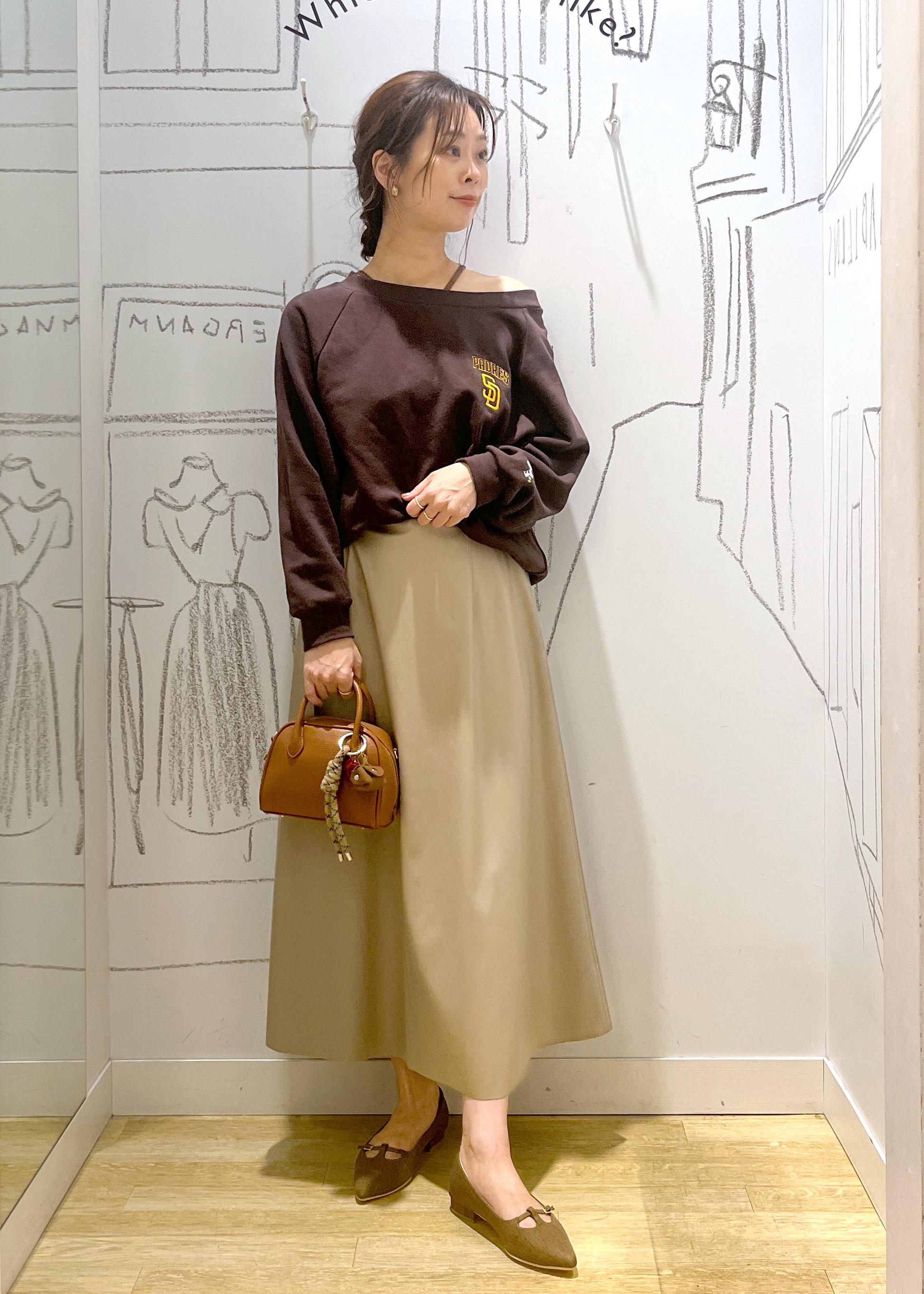 ROPE' PICNICの【PEANUTS*MLB COLLECTION by ROPE' PICNIC】オフショルスウェットを使ったコーディネートを紹介します。｜Rakuten Fashion(楽天ファッション／旧楽天ブランドアベニュー)6210780