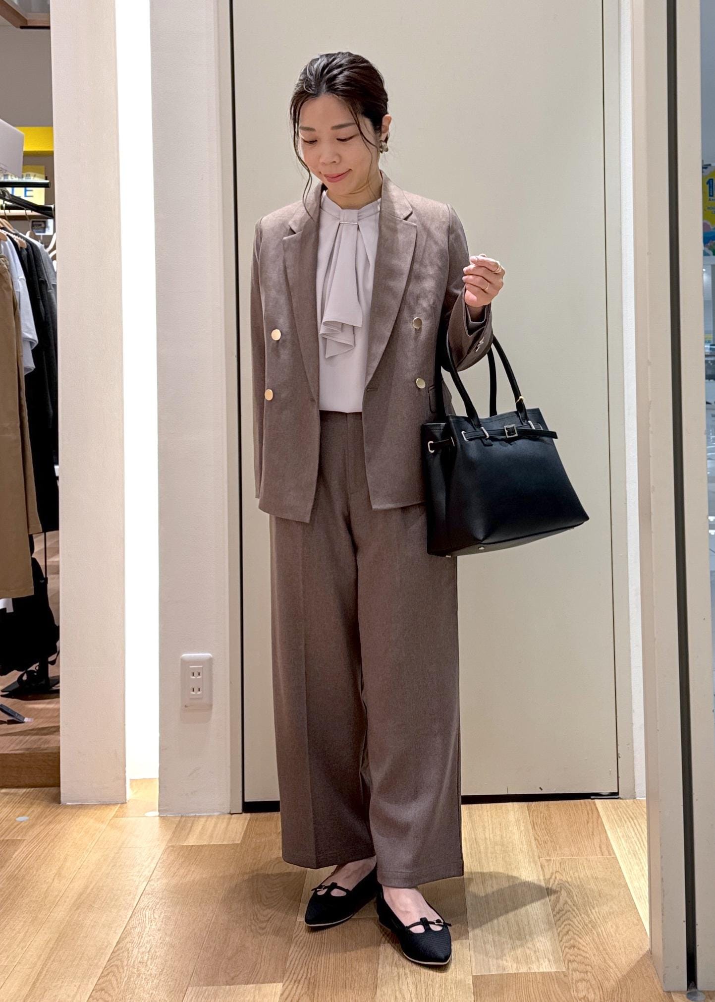 ROPE' PICNICの【低身長・小柄さんサイズ】レディハンサムシリーズ ウールライク金ボタンジャケット(半裏地)を使ったコーディネートを紹介します。｜Rakuten Fashion(楽天ファッション／旧楽天ブランドアベニュー)6210793