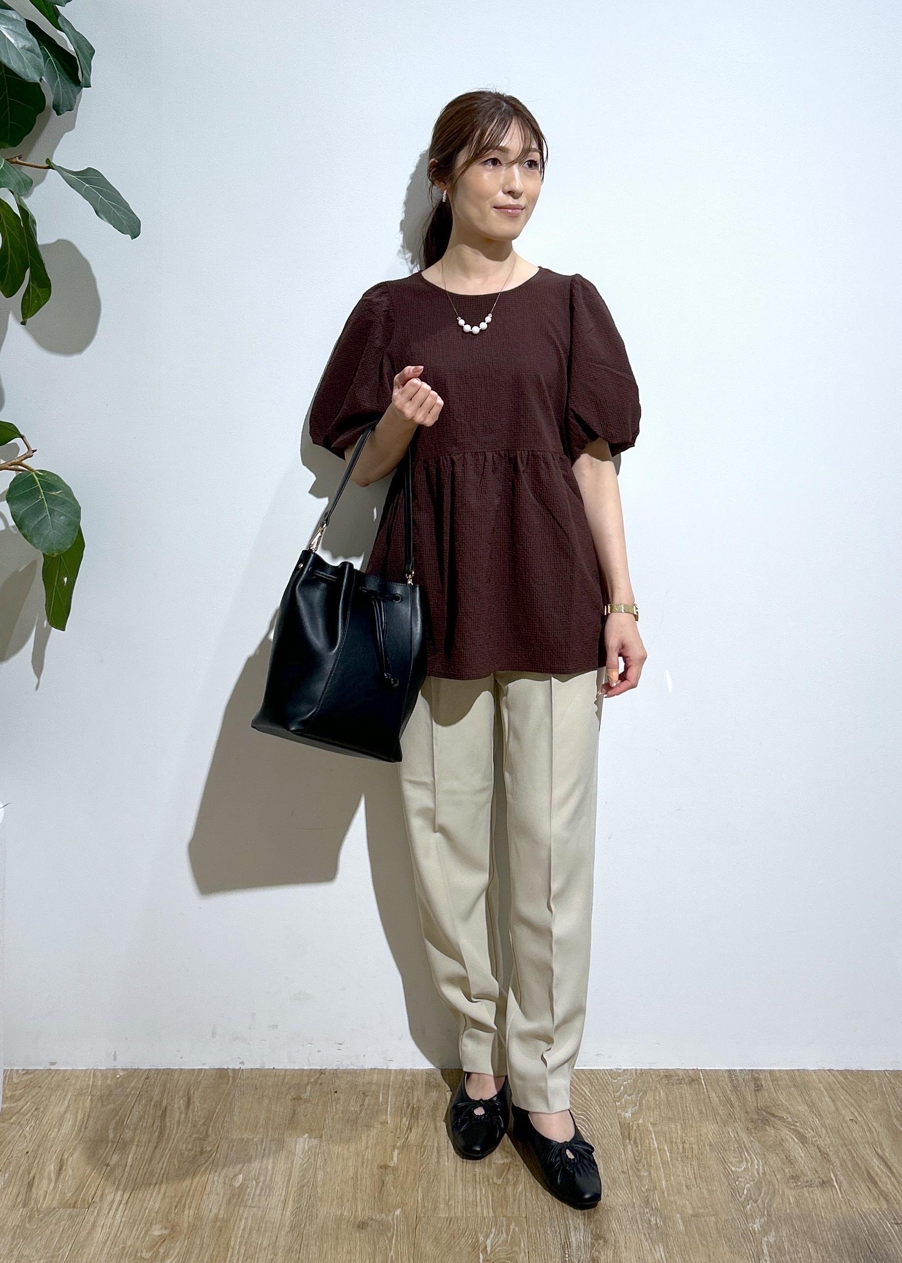 ROPE' PICNICのバルーンペプラムブラウスを使ったコーディネートを紹介します。｜Rakuten Fashion(楽天ファッション／旧楽天ブランドアベニュー)6210796