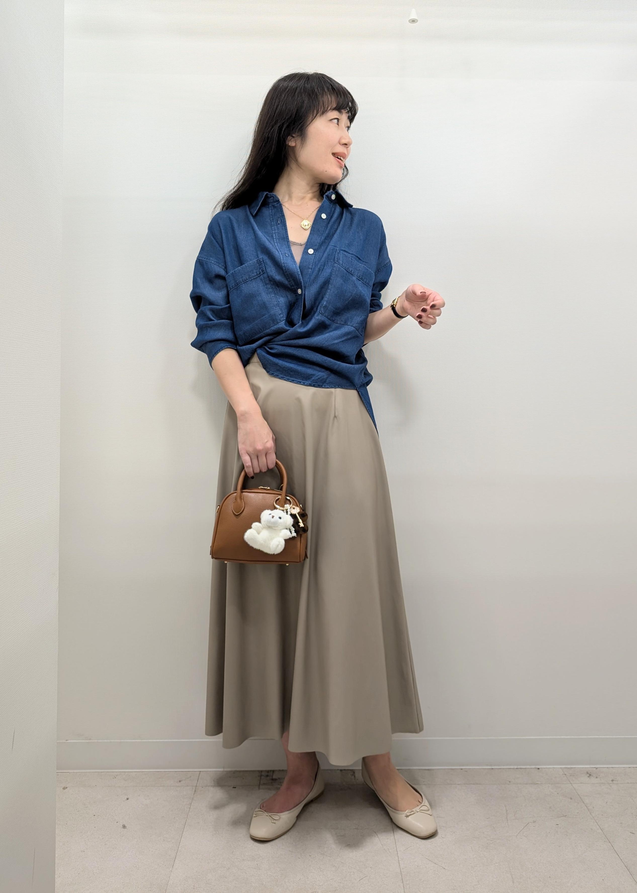 ROPE' PICNICのシャンブレーデニム調シャツを使ったコーディネートを紹介します。｜Rakuten Fashion(楽天ファッション／旧楽天ブランドアベニュー)6210977