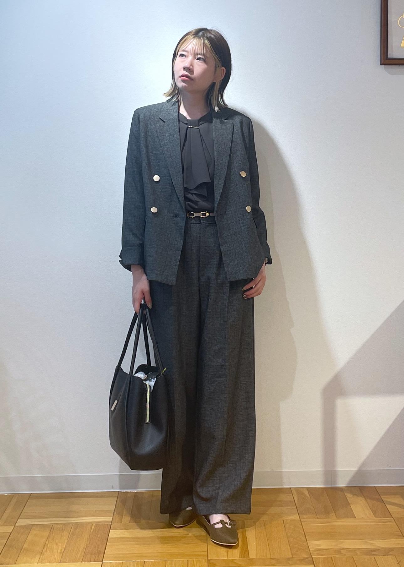 ROPE' PICNICの【WEB限定カラー・サイズ】メタルパーツフロントフリルタイブラウス/通勤対応を使ったコーディネートを紹介します。｜Rakuten Fashion(楽天ファッション／旧楽天ブランドアベニュー)6210983