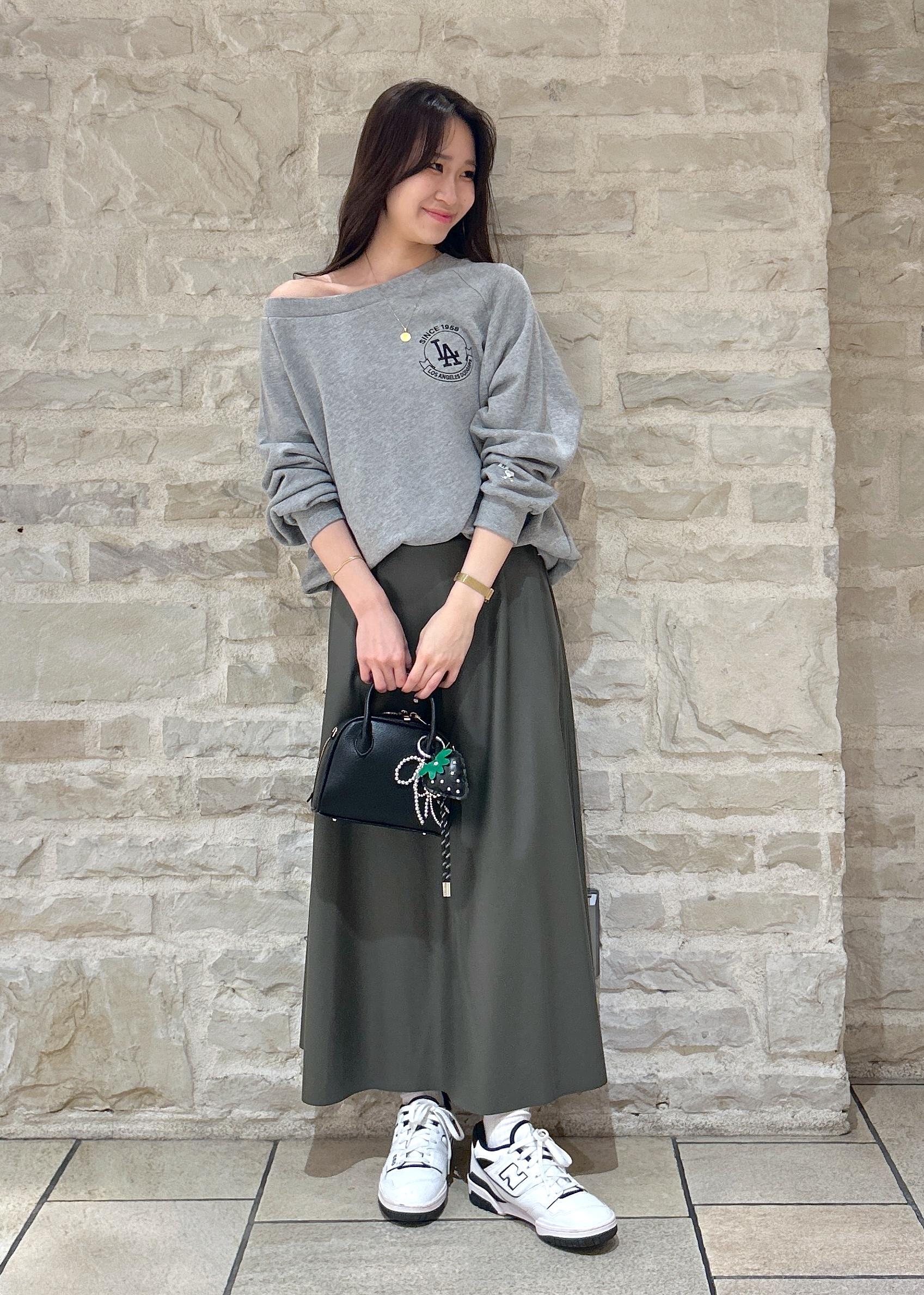 ROPE' PICNICの【PEANUTS*MLB COLLECTION by ROPE' PICNIC】オフショルスウェットを使ったコーディネートを紹介します。｜Rakuten Fashion(楽天ファッション／旧楽天ブランドアベニュー)6210990