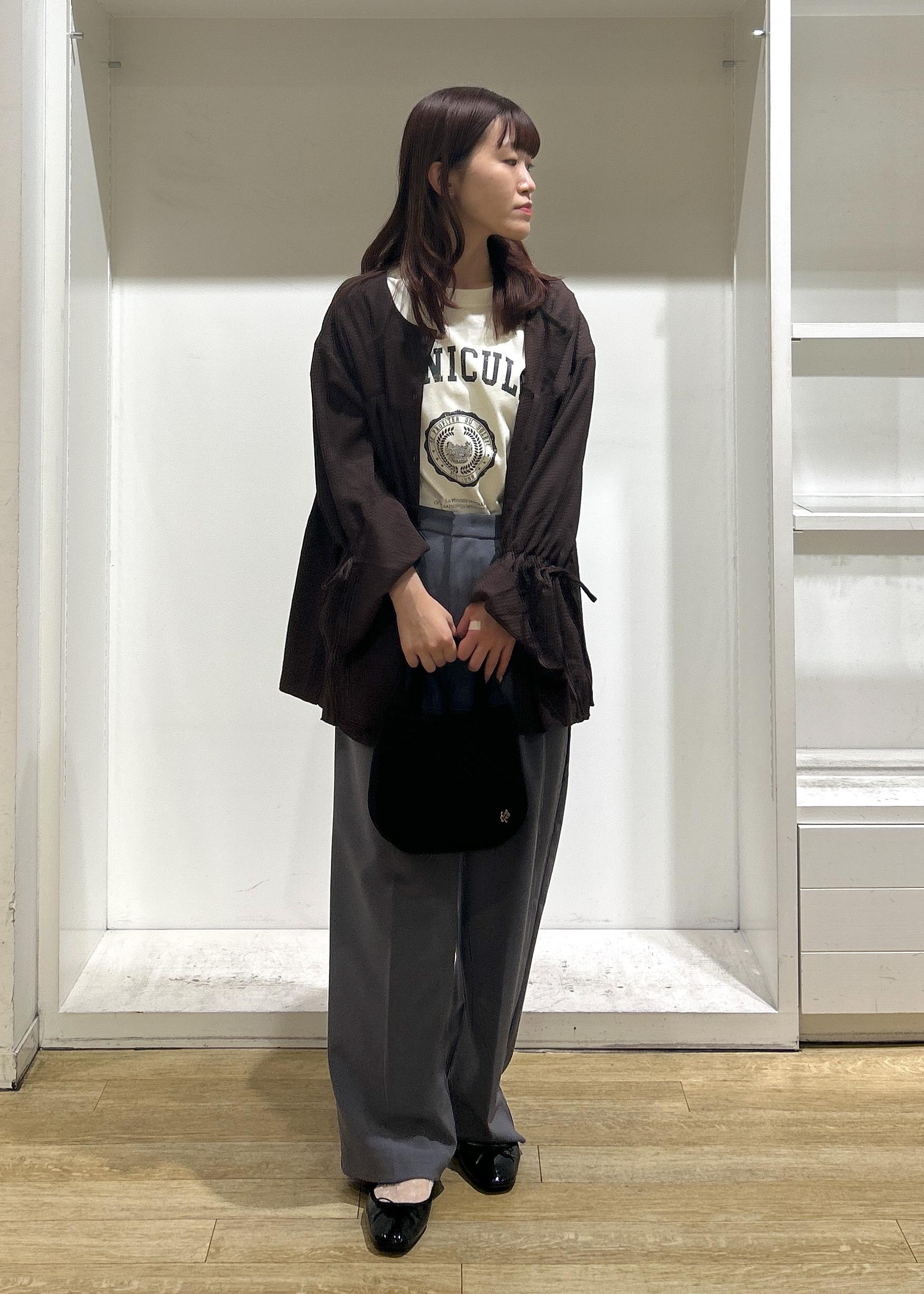 ROPE' PICNICの袖フリルカレッジロゴTシャツを使ったコーディネートを紹介します。｜Rakuten Fashion(楽天ファッション／旧楽天ブランドアベニュー)6211020