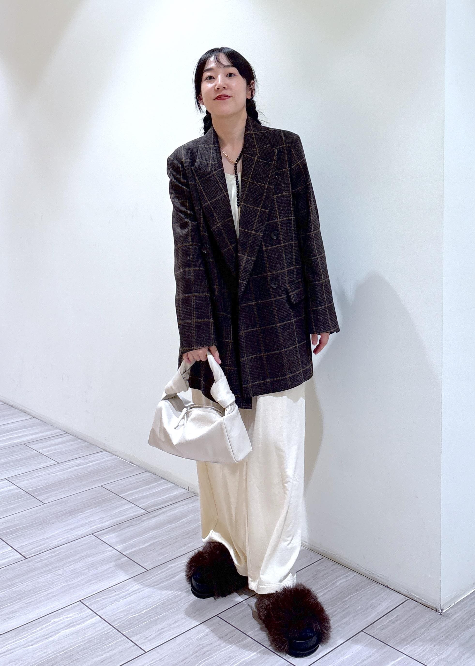 ADAM ET ROPE'のダブルブレストツイード&チェックジャケットを使った