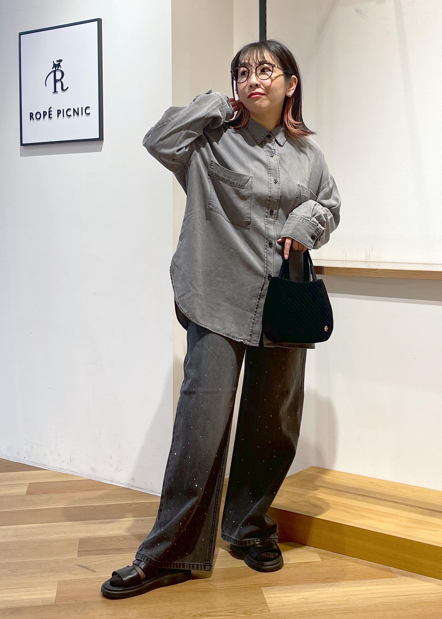 ROPE' PICNICのシャンブレーデニム調シャツを使ったコーディネートを紹介します。｜Rakuten Fashion(楽天ファッション／旧楽天ブランドアベニュー)6280181