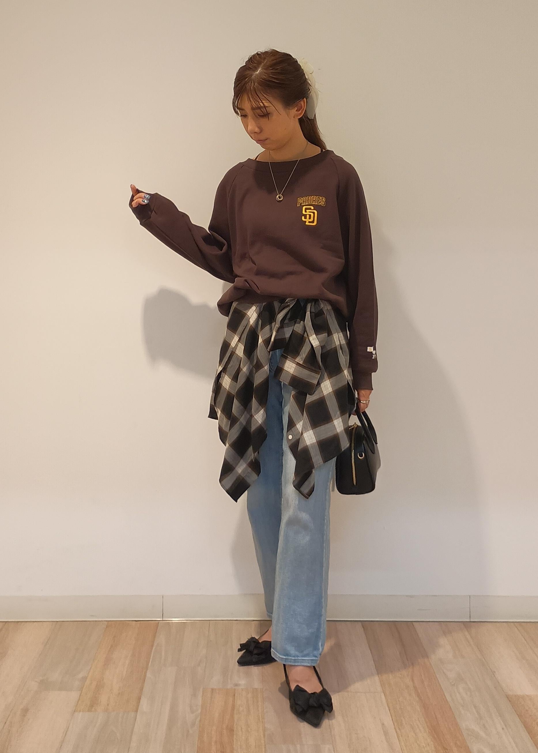 ROPE' PICNICの【ウエスト革命デニム】ウエストシェイプハイライズマムジーンズを使ったコーディネートを紹介します。｜Rakuten Fashion(楽天ファッション／旧楽天ブランドアベニュー)6280347