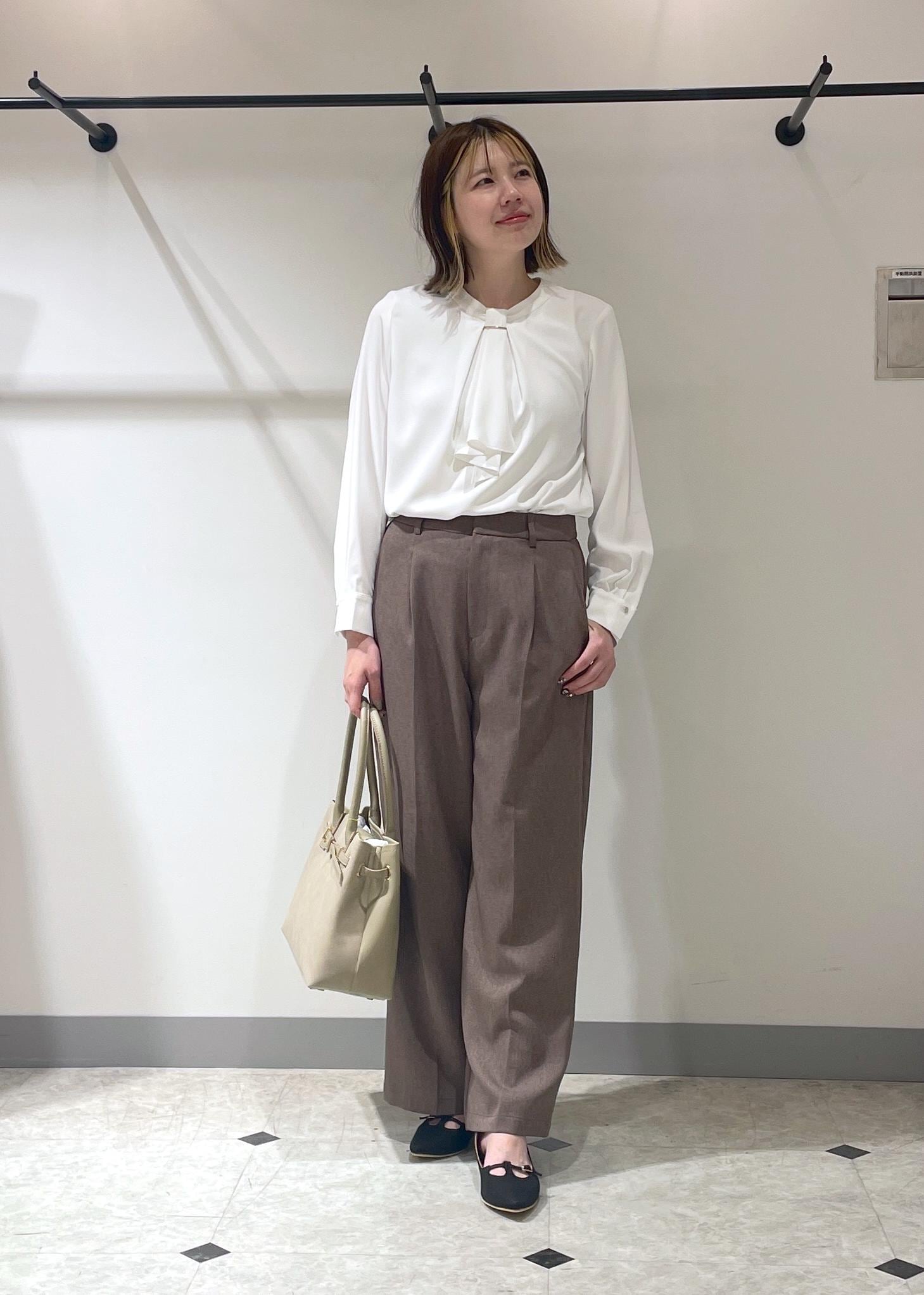 ROPE' PICNICのメタルパーツフロントフリルタイブラウス/通勤対応を使ったコーディネートを紹介します。｜Rakuten Fashion(楽天ファッション／旧楽天ブランドアベニュー)6280218