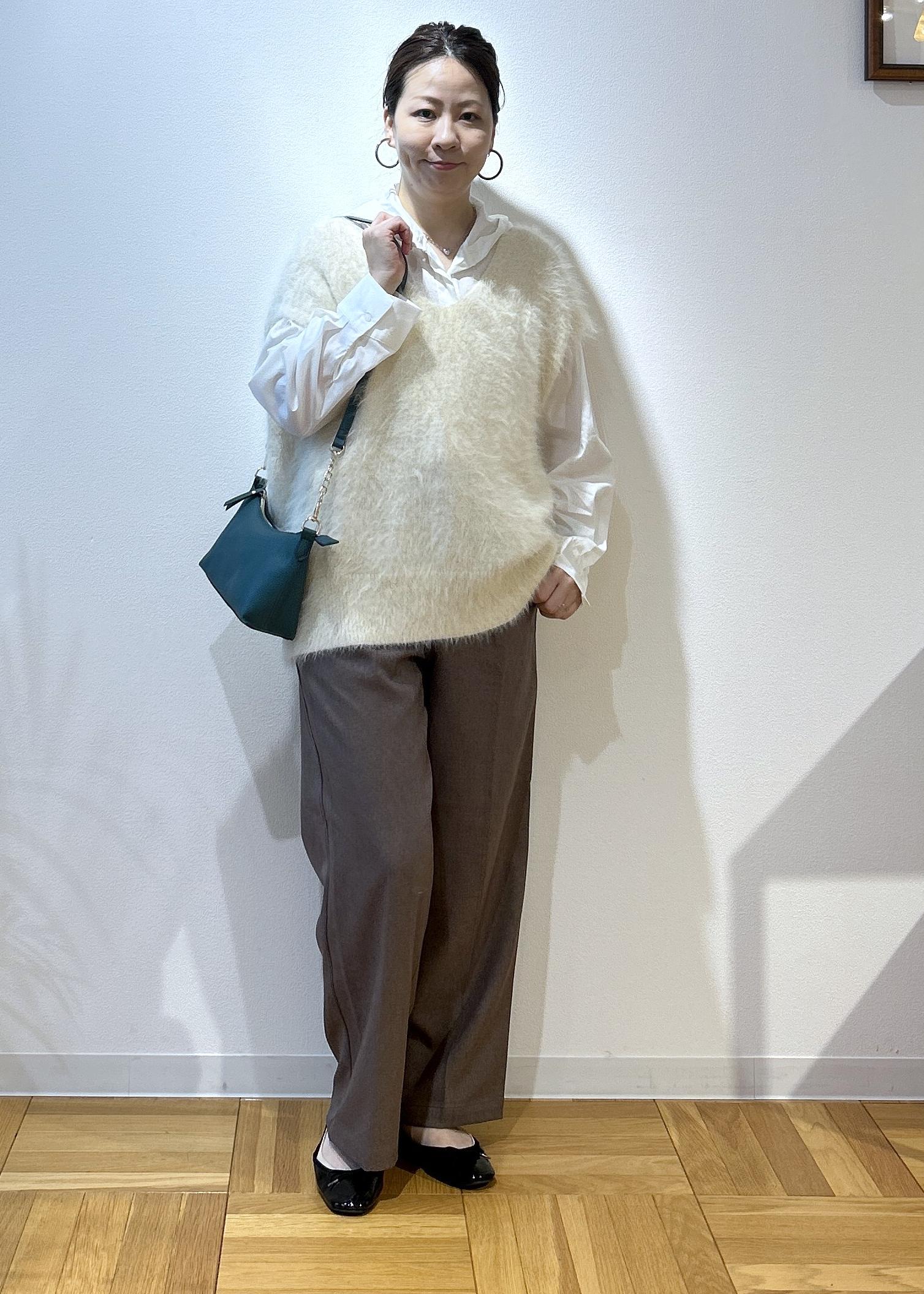 ROPE' PICNICのシャギーニットベストを使ったコーディネートを紹介します。｜Rakuten Fashion(楽天ファッション／旧楽天ブランドアベニュー)6280298