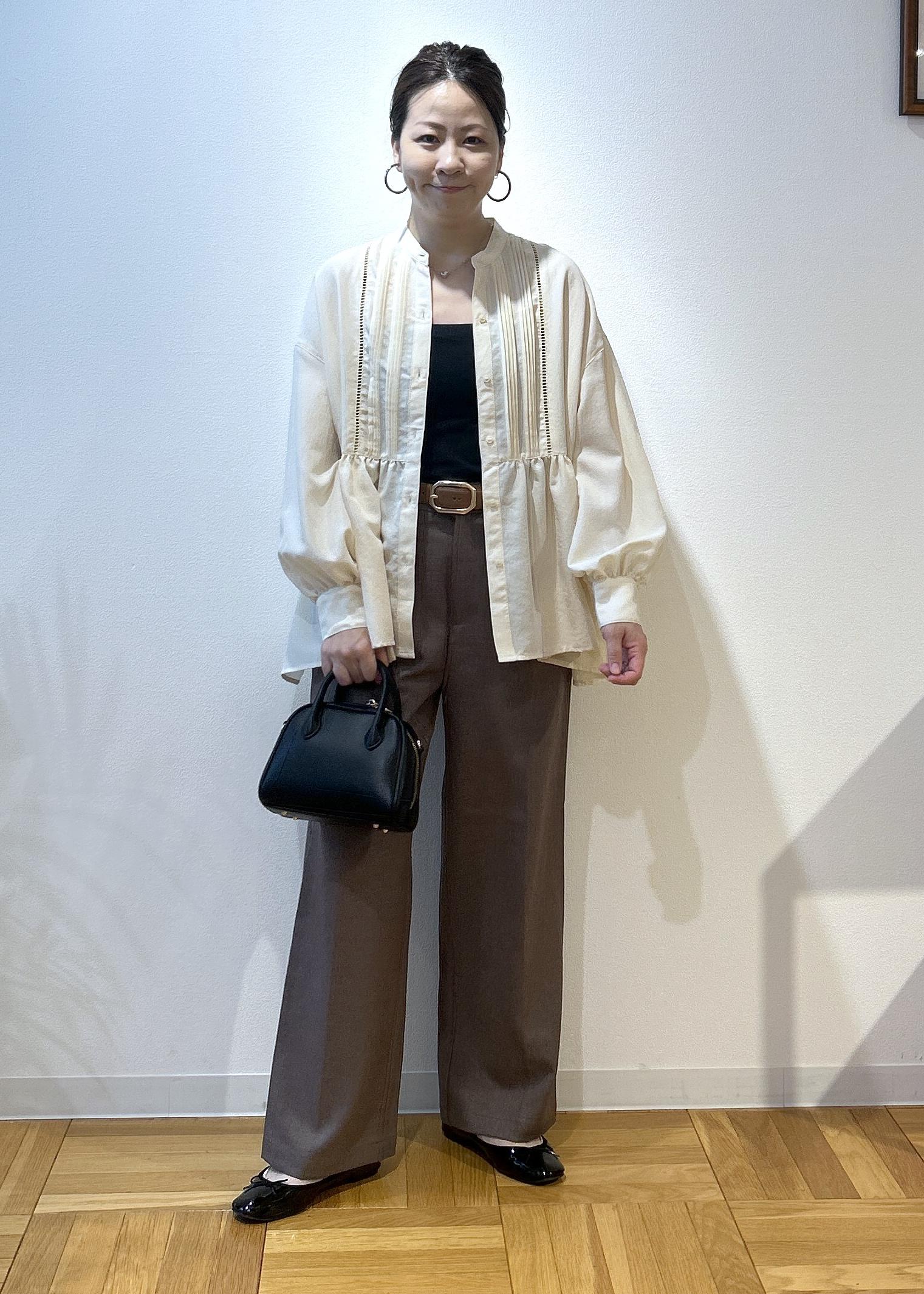 ROPE' PICNICのレディハンサムシリーズ ウールライクウエストタックセミワイドパンツ/セットアップ対応を使ったコーディネートを紹介します。｜Rakuten Fashion(楽天ファッション／旧楽天ブランドアベニュー)6280299