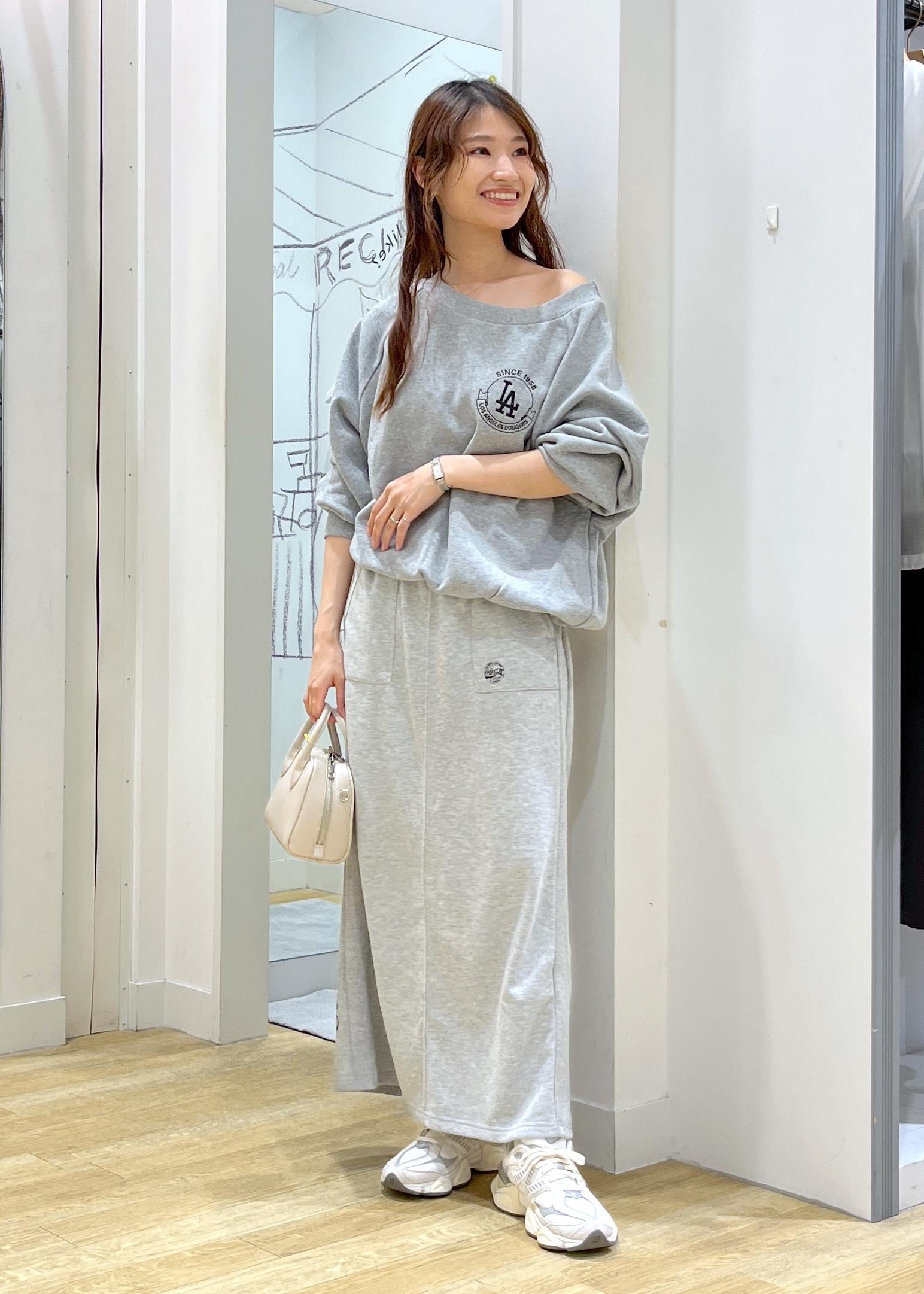 ROPE' PICNICの【PEANUTS*MLB COLLECTION by ROPE' PICNIC】オフショルスウェットを使ったコーディネートを紹介します。｜Rakuten Fashion(楽天ファッション／旧楽天ブランドアベニュー)6280330