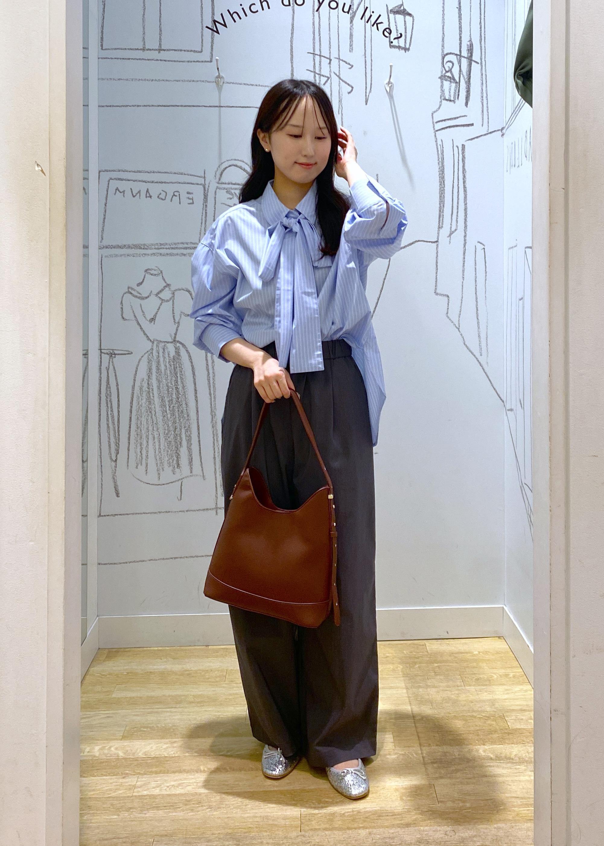 ROPE' PICNICの【防シワ】ボウタイ付きレギュラーシャツを使ったコーディネートを紹介します。｜Rakuten Fashion(楽天ファッション／旧楽天ブランドアベニュー)6280351