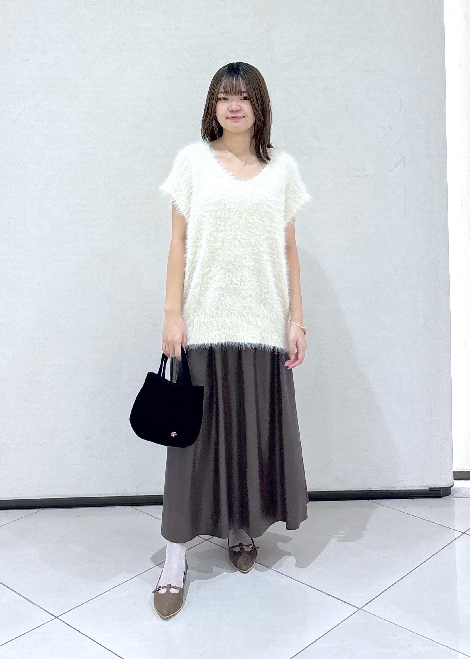 ROPE' PICNICのシャギーニットベストを使ったコーディネートを紹介します。｜Rakuten Fashion(楽天ファッション／旧楽天ブランドアベニュー)6280408