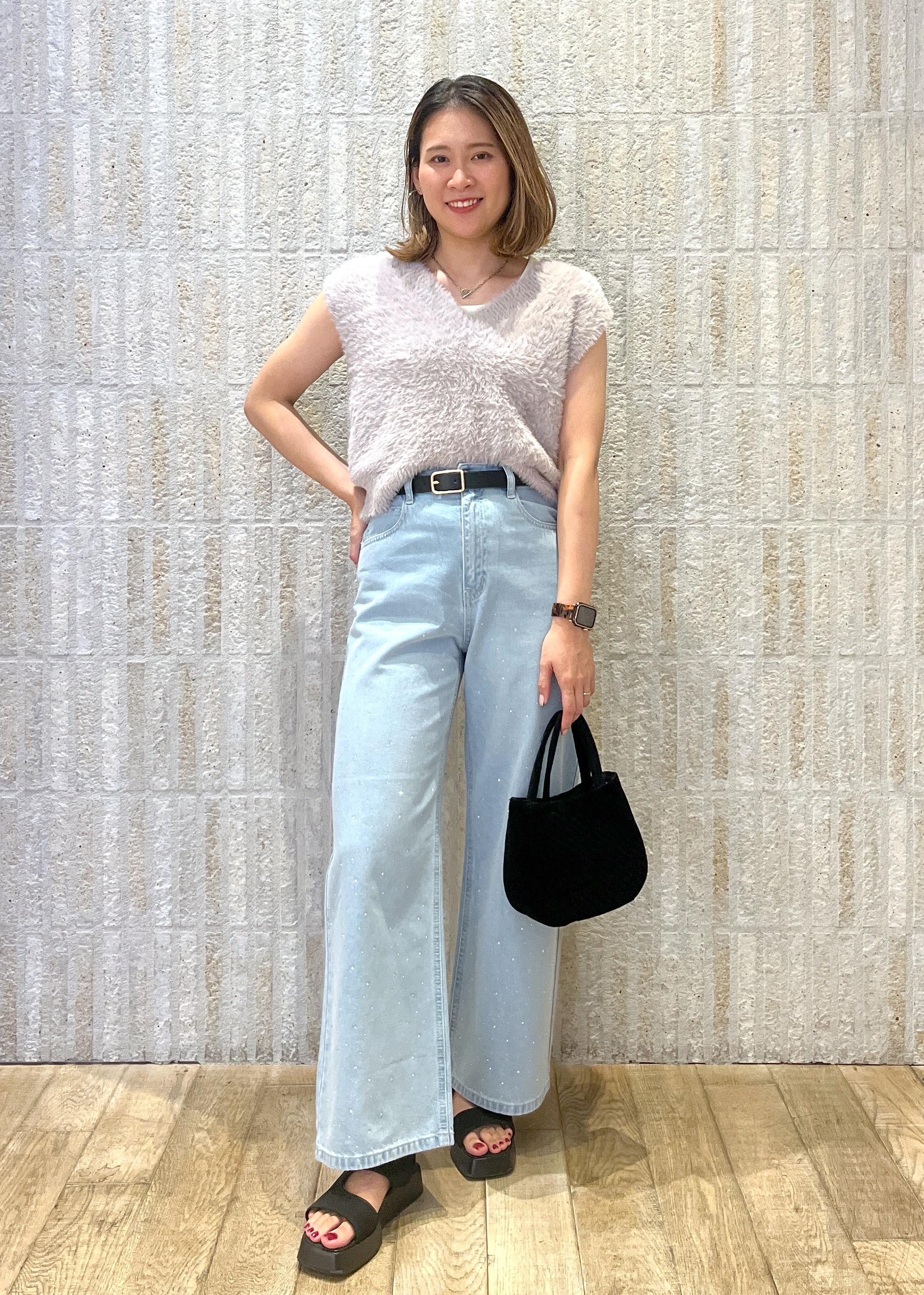 ROPE' PICNICのショートフェザーニットベストを使ったコーディネートを紹介します。｜Rakuten Fashion(楽天ファッション／旧楽天ブランドアベニュー)6280411