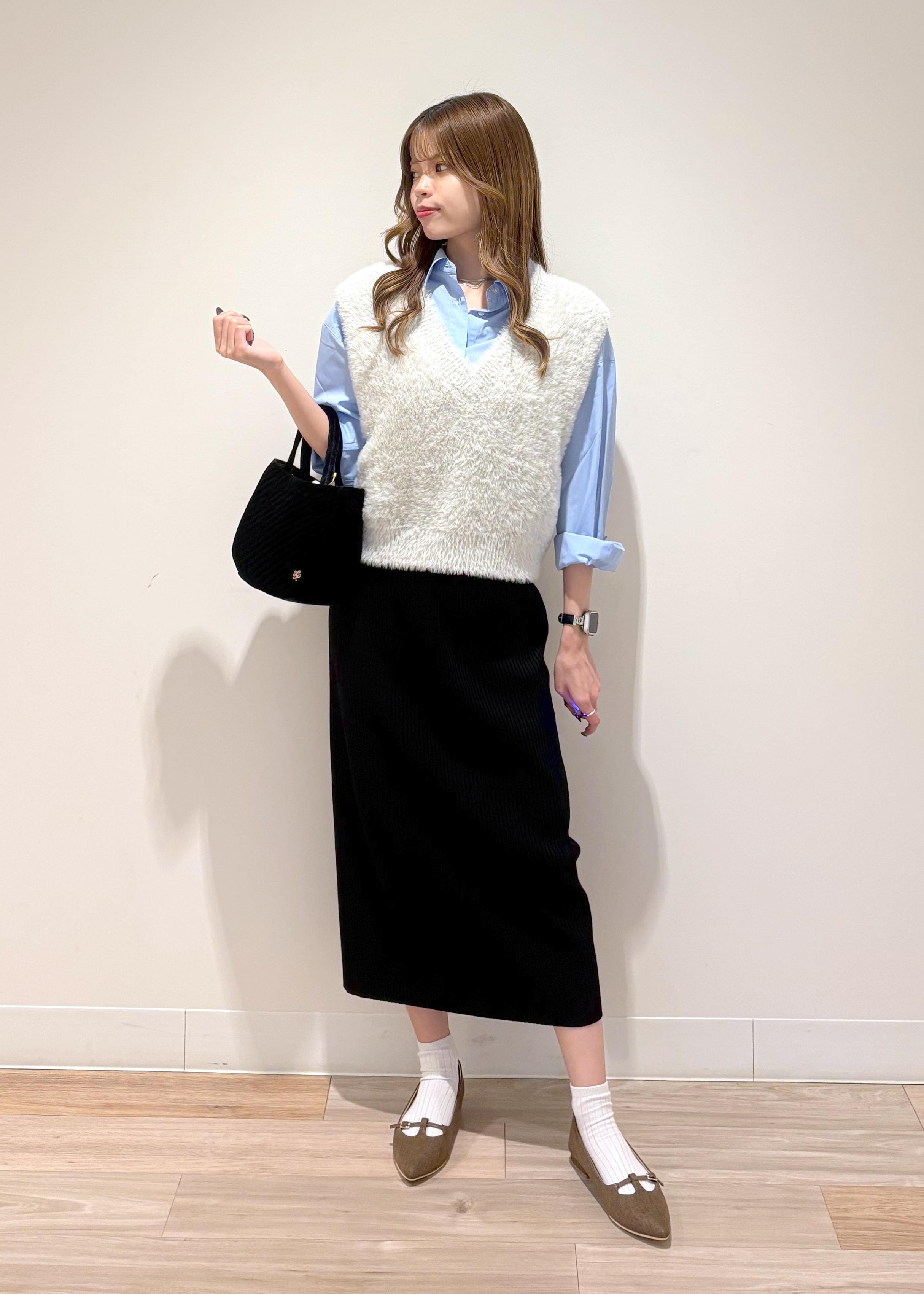 ROPE' PICNICのショートフェザーニットベストを使ったコーディネートを紹介します。｜Rakuten Fashion(楽天ファッション／旧楽天ブランドアベニュー)6280103