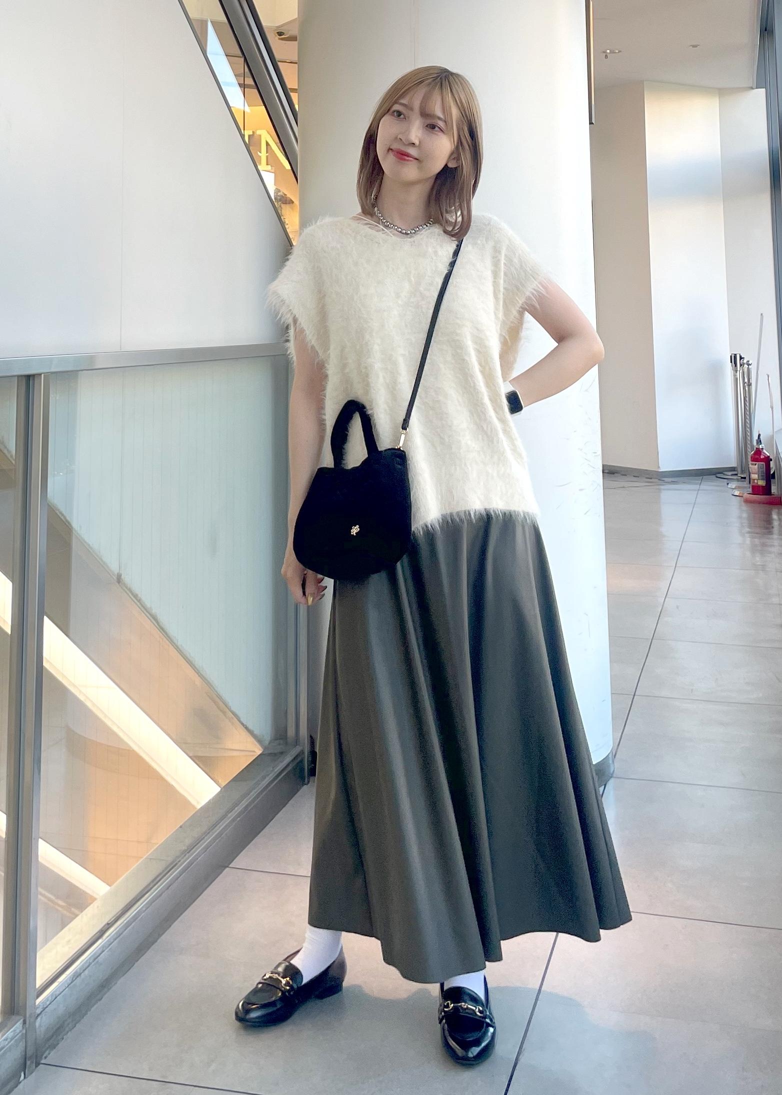 ROPE' PICNICのシャギーニットベストを使ったコーディネートを紹介します。｜Rakuten Fashion(楽天ファッション／旧楽天ブランドアベニュー)6280126