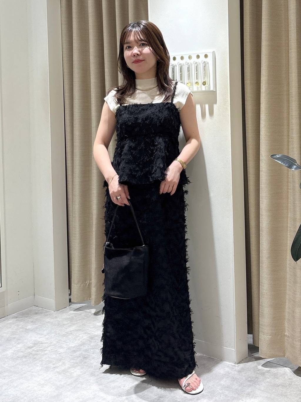 mysty womanのカットジャガードペプラムキャミワンピースを使ったコーディネートを紹介します。｜Rakuten Fashion(楽天ファッション／旧楽天ブランドアベニュー)6176046