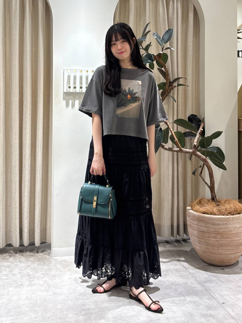 mysty womanのコットンティアードレーススカートを使ったコーディネートを紹介します。｜Rakuten Fashion(楽天ファッション／旧楽天ブランドアベニュー)6176092