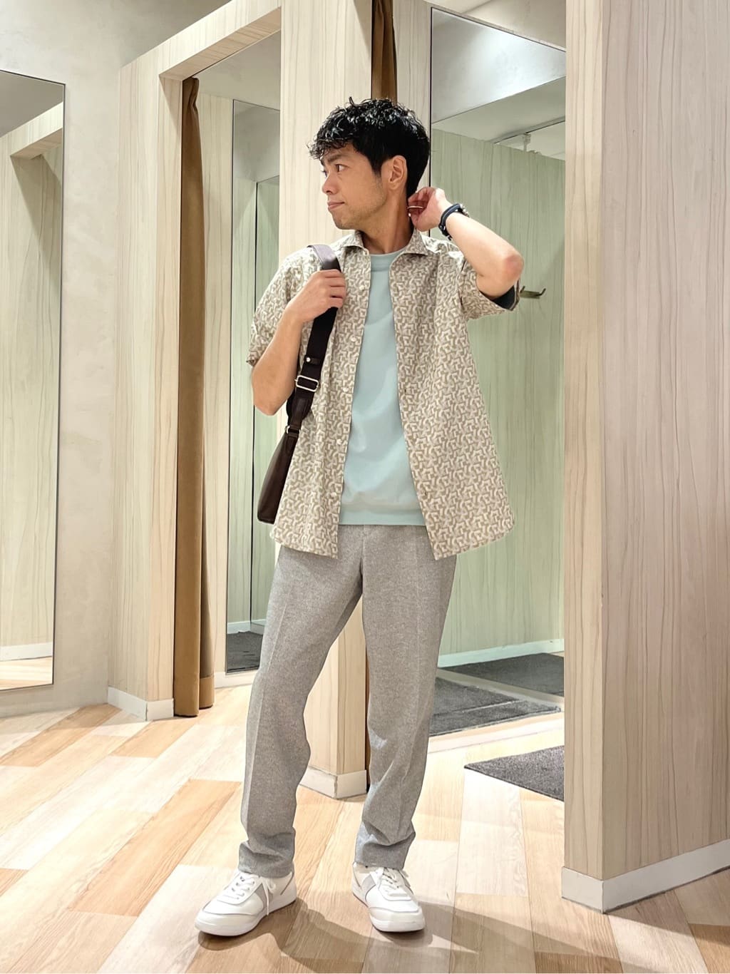 TAKEO KIKUCHIのマイクロパズル柄 半袖シャツを使ったコーディネートを紹介します。｜Rakuten Fashion(楽天ファッション／旧楽天ブランドアベニュー)6176383