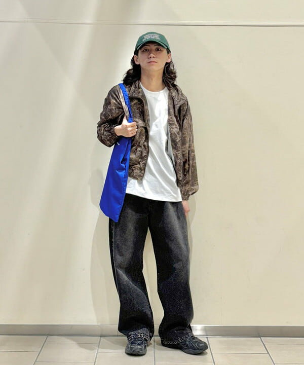 BEAMS MENのブラスト ワイド ストレート デニムを使ったコーディネートを紹介します。｜Rakuten Fashion(楽天ファッション／旧楽天ブランドアベニュー)6178918