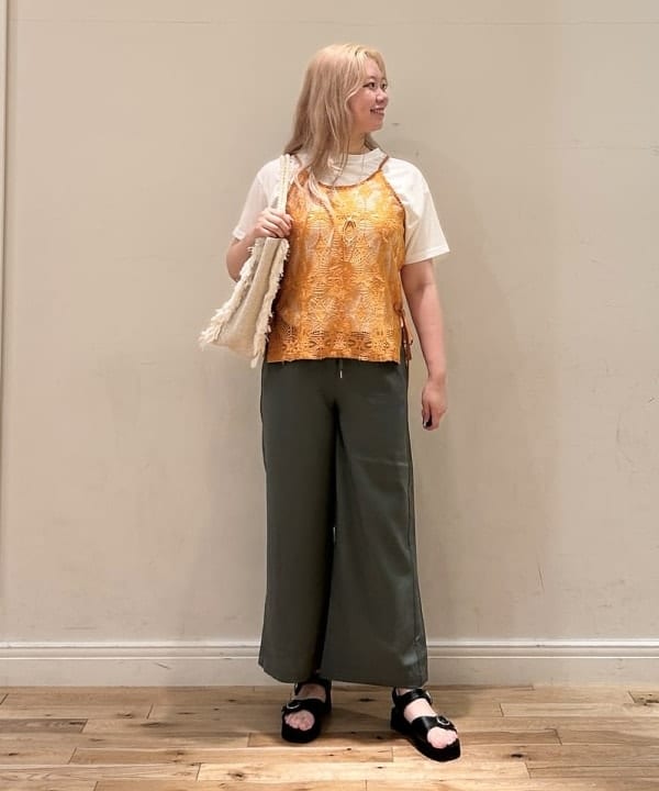 BEAMS HEARTのレースキャミソールビスチェ Tシャツ(セットアイテム)を使ったコーディネートを紹介します。｜Rakuten Fashion(楽天ファッション／旧楽天ブランドアベニュー)6179008