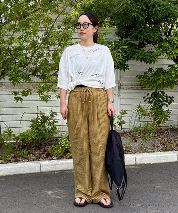 BEAMS HEARTのテーパード ストライプ イージー パンツを使ったコーディネートを紹介します。｜Rakuten Fashion(楽天ファッション／旧楽天ブランドアベニュー)6179098