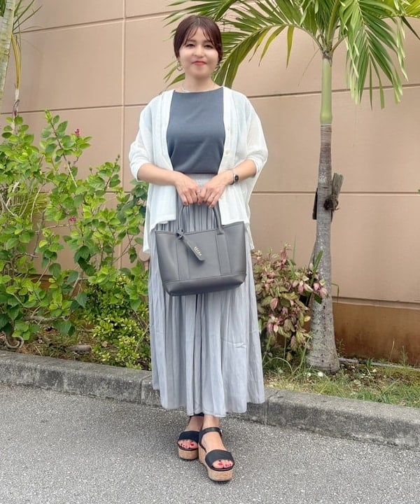 BEAMS HEARTのメッシュ Vネック カーディガンを使ったコーディネートを紹介します。｜Rakuten Fashion(楽天ファッション／旧楽天ブランドアベニュー)6179179