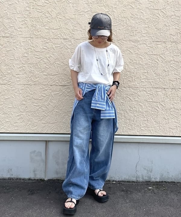 BEAMS HEARTのデニム コクーン パンツを使ったコーディネートを紹介します。｜Rakuten Fashion(楽天ファッション／旧楽天ブランドアベニュー)6179122