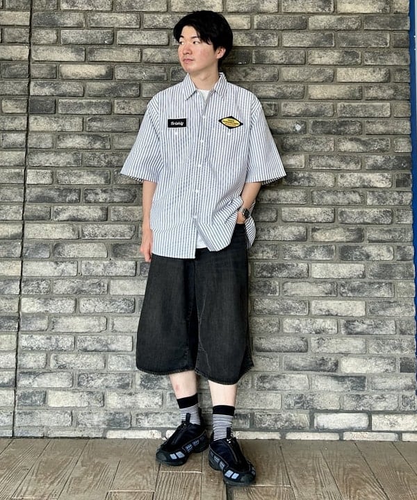 BEAMS MENの5ポケット クウォーターレングス ワイドデニム 25SS ショートパンツ ショーツ ひざ下 ジョーツを使ったコーディネートを紹介します。｜Rakuten Fashion(楽天ファッション／旧楽天ブランドアベニュー)6179212