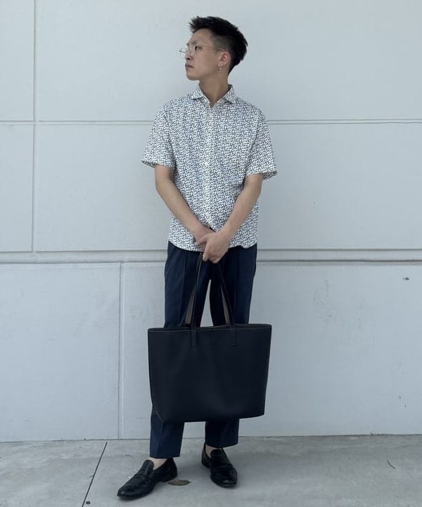 BEAMS HEARTのBEAMS HEART ビームスハート リバーシブル トートバッグ メンズ ｜ A4対応 ポーチ付き 軽量 合皮 ｜ ビジネスバッグ カジュアル オンオフ兼用 黒 茶色 紺を使ったコーディネートを紹介します。｜Rakuten Fashion(楽天ファッション／旧楽天ブランドアベニュー)6179298