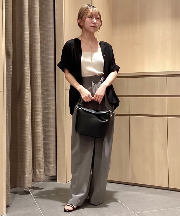 BEAMS HEARTのグルカ スラックス パンツを使ったコーディネートを紹介します。｜Rakuten Fashion(楽天ファッション／旧楽天ブランドアベニュー)6179363
