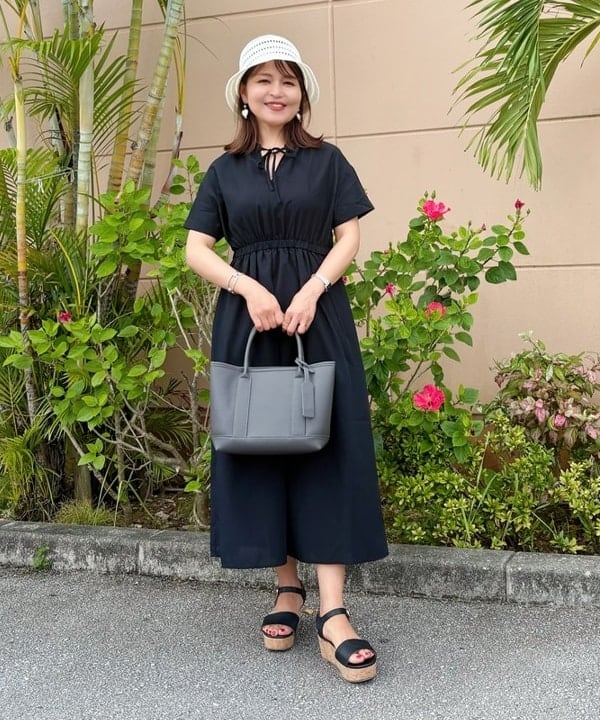 BEAMS HEARTのギャザー スキッパー ワンピースを使ったコーディネートを紹介します。｜Rakuten Fashion(楽天ファッション／旧楽天ブランドアベニュー)6179382