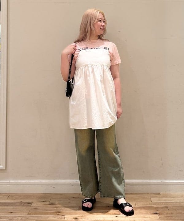 BEAMS OUTLETのラインロゴ ショートスリーブ Tシャツを使ったコーディネートを紹介します。｜Rakuten Fashion(楽天ファッション／旧楽天ブランドアベニュー)6179387