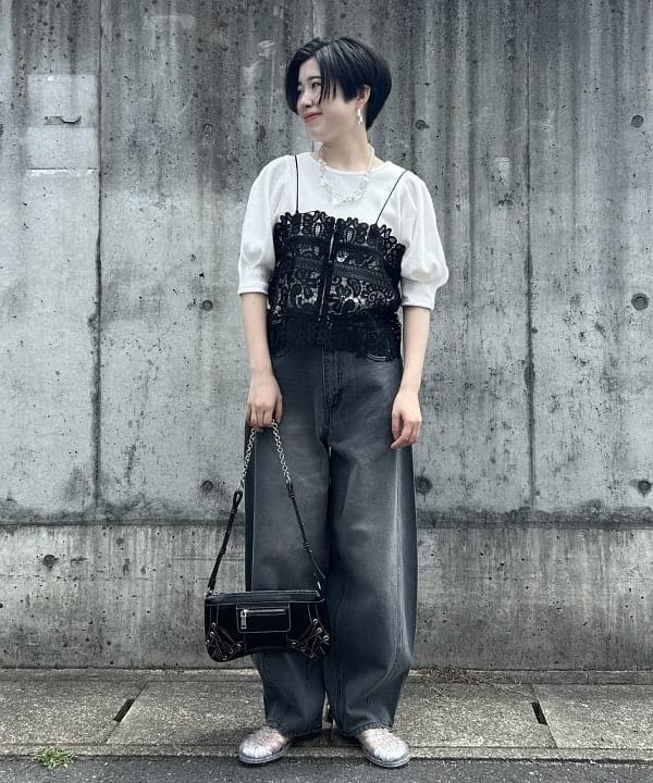 BEAMS HEARTのデニム コクーン パンツを使ったコーディネートを紹介します。｜Rakuten Fashion(楽天ファッション／旧楽天ブランドアベニュー)6179412