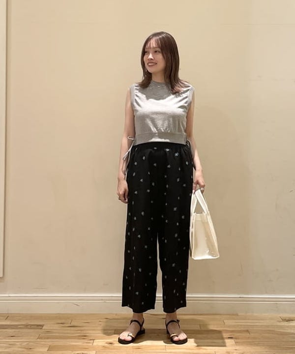 BEAMS HEARTのマーガレット 刺繍 パンツを使ったコーディネートを紹介します。｜Rakuten Fashion(楽天ファッション／旧楽天ブランドアベニュー)6179460