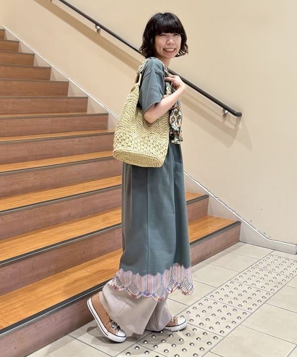 BEAMS HEARTの裾 スカラ レース ワンピースを使ったコーディネートを紹介します。｜Rakuten Fashion(楽天ファッション／旧楽天ブランドアベニュー)6179479