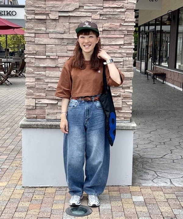 BEAMS WOMENのデニム コクーン パンツを使ったコーディネートを紹介します。｜Rakuten Fashion(楽天ファッション／旧楽天ブランドアベニュー)6179490