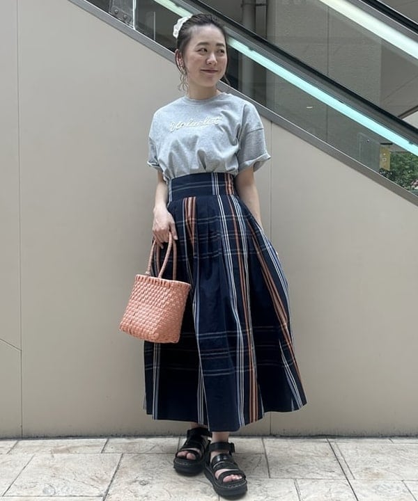 BEAMS HEARTのコード刺繍 ロゴ Tシャツを使ったコーディネートを紹介します。｜Rakuten Fashion(楽天ファッション／旧楽天ブランドアベニュー)6179644