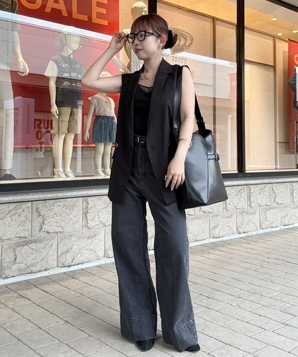 BEAMS WOMENのセンタープレス ワイドデニムパンツ(S~M)を使ったコーディネートを紹介します。｜Rakuten Fashion(楽天ファッション／旧楽天ブランドアベニュー)6179735