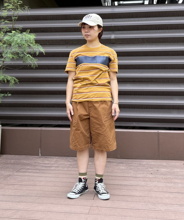 BEAMS OUTLETのBEAMS / バルーン カーゴ ショートパンツを使ったコーディネートを紹介します。｜Rakuten Fashion(楽天ファッション／旧楽天ブランドアベニュー)6179745