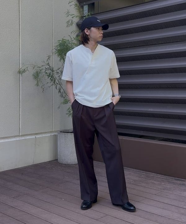 B:MING LIFE STORE by BEAMSのストライプ 2タック ワイドパンツを使ったコーディネートを紹介します。｜Rakuten Fashion(楽天ファッション／旧楽天ブランドアベニュー)6179929