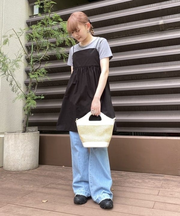 BEAMS HEARTのフレア デニム パンツを使ったコーディネートを紹介します。｜Rakuten Fashion(楽天ファッション／旧楽天ブランドアベニュー)6179971