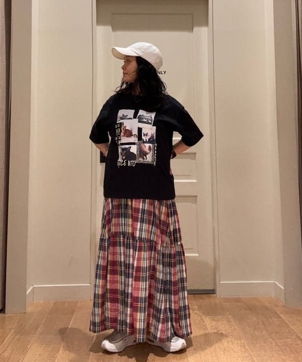 BEAMS HEARTのネコ フォト コラージュ Tシャツを使ったコーディネートを紹介します。｜Rakuten Fashion(楽天ファッション／旧楽天ブランドアベニュー)6179990