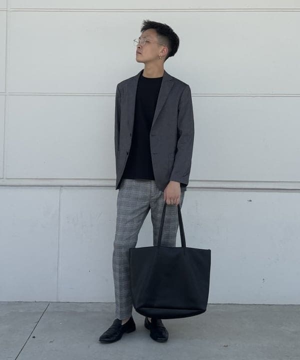 BEAMS HEARTのレザー トートバッグ(A4サイズ収納可能)を使ったコーディネートを紹介します。｜Rakuten Fashion(楽天ファッション／旧楽天ブランドアベニュー)6180012