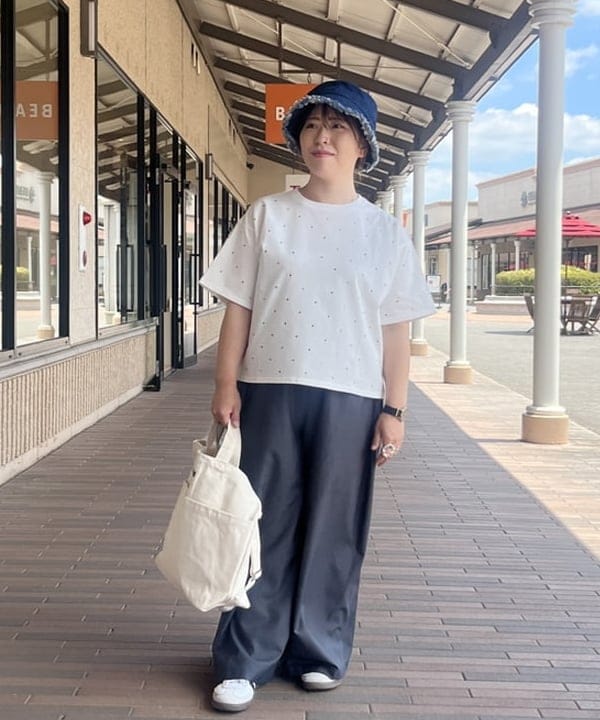 BEAMS HEARTのカラフル ホット フィックス Tシャツを使ったコーディネートを紹介します。｜Rakuten Fashion(楽天ファッション／旧楽天ブランドアベニュー)6180031