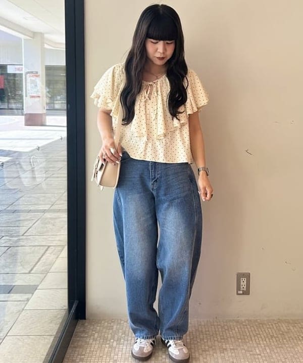 BEAMS HEARTのデニム コクーン パンツを使ったコーディネートを紹介します。｜Rakuten Fashion(楽天ファッション／旧楽天ブランドアベニュー)6180091