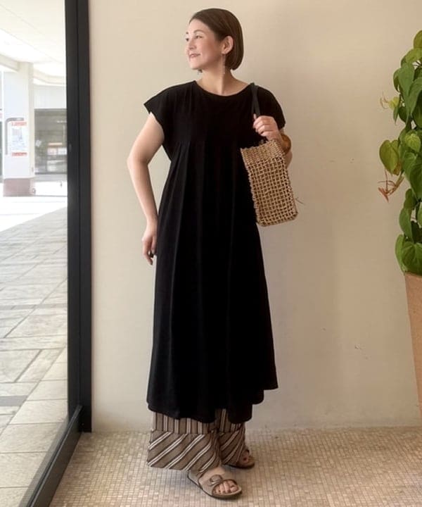 BEAMS HEARTの【洗濯機OK】タック フレア ワンピース フレンチスリーブ を使ったコーディネートを紹介します。｜Rakuten Fashion(楽天ファッション／旧楽天ブランドアベニュー)6180103